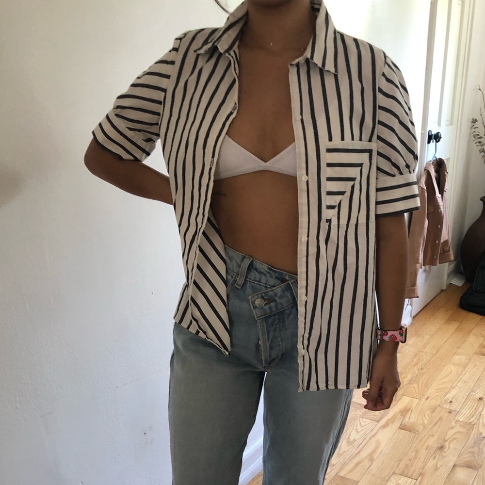 Zara short sleeve button front top